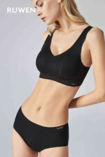 Ruwen black seamless underweara and bra set